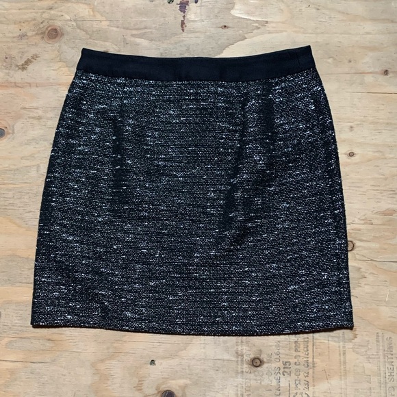 Banana Republic Pencil Skirt - Picture 2 of 5